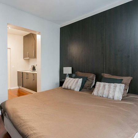 Studio Tour Eiffel Et Champs-Elysees Apartment Париж Екстериор снимка