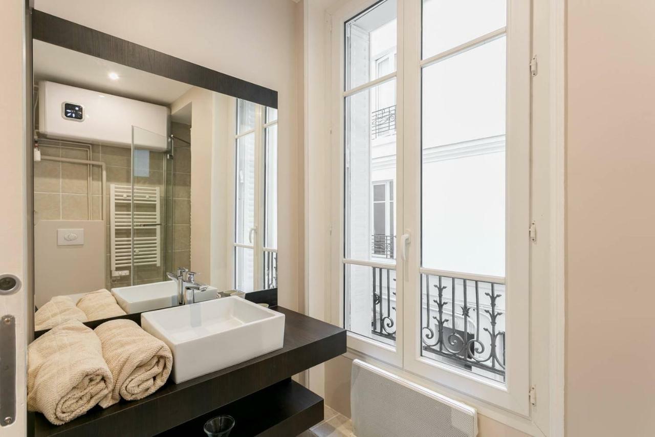 Studio Tour Eiffel Et Champs-Elysees Apartment Париж Екстериор снимка