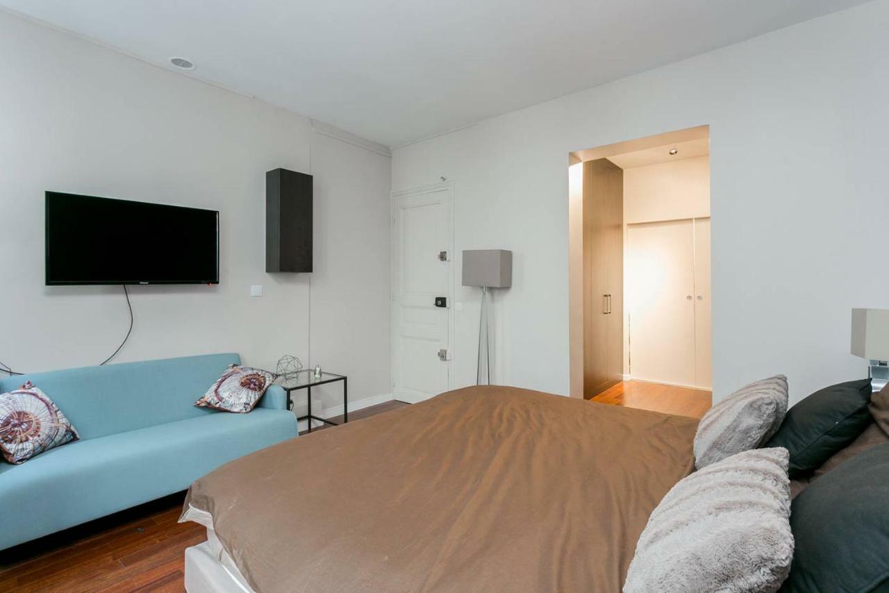 Studio Tour Eiffel Et Champs-Elysees Apartment Париж Екстериор снимка