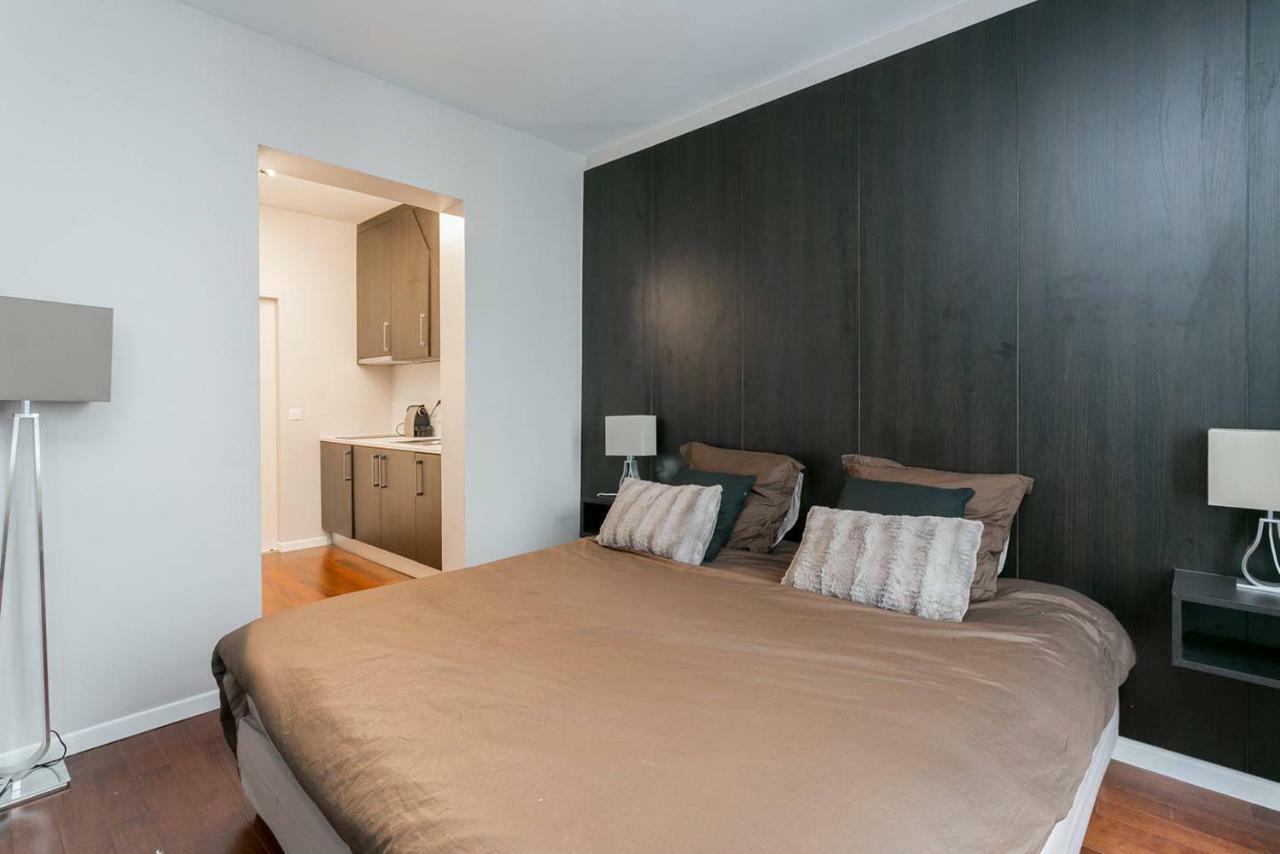 Studio Tour Eiffel Et Champs-Elysees Apartment Париж Екстериор снимка